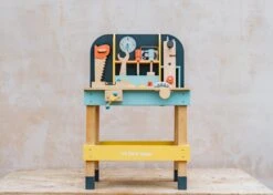 Le Toy Van Alex's Work Bench