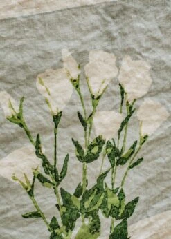 Tablecloth In Flower, 145x250cm -Burford Garden Sale Bertozzi Tablecloth in Flower 145x250cm DSCF3694