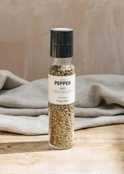 Nicolas Vahé Green Pepper In Spice Mill