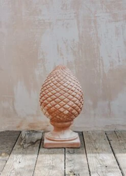Medium Pinecone, 47cm