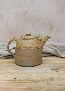 Stoneware Six Cup Domed Teapot