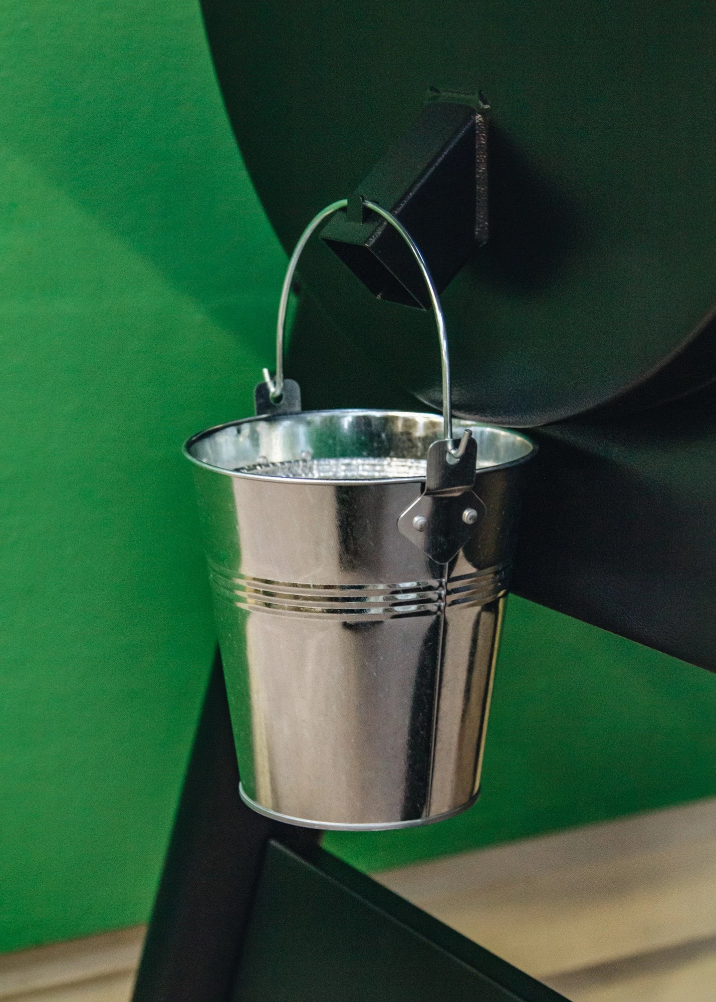 Traeger Ironwood 885 Wood Pellet Grill In Black With Pellet Sensor - Image 5