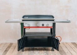 Weber SLATE GPD 76cm Premium Griddle Including Weatherproof Cover -Burford Garden Sale Weber Slate GPD Premium Griddle Including Free Cover 20250207 DSCF8837